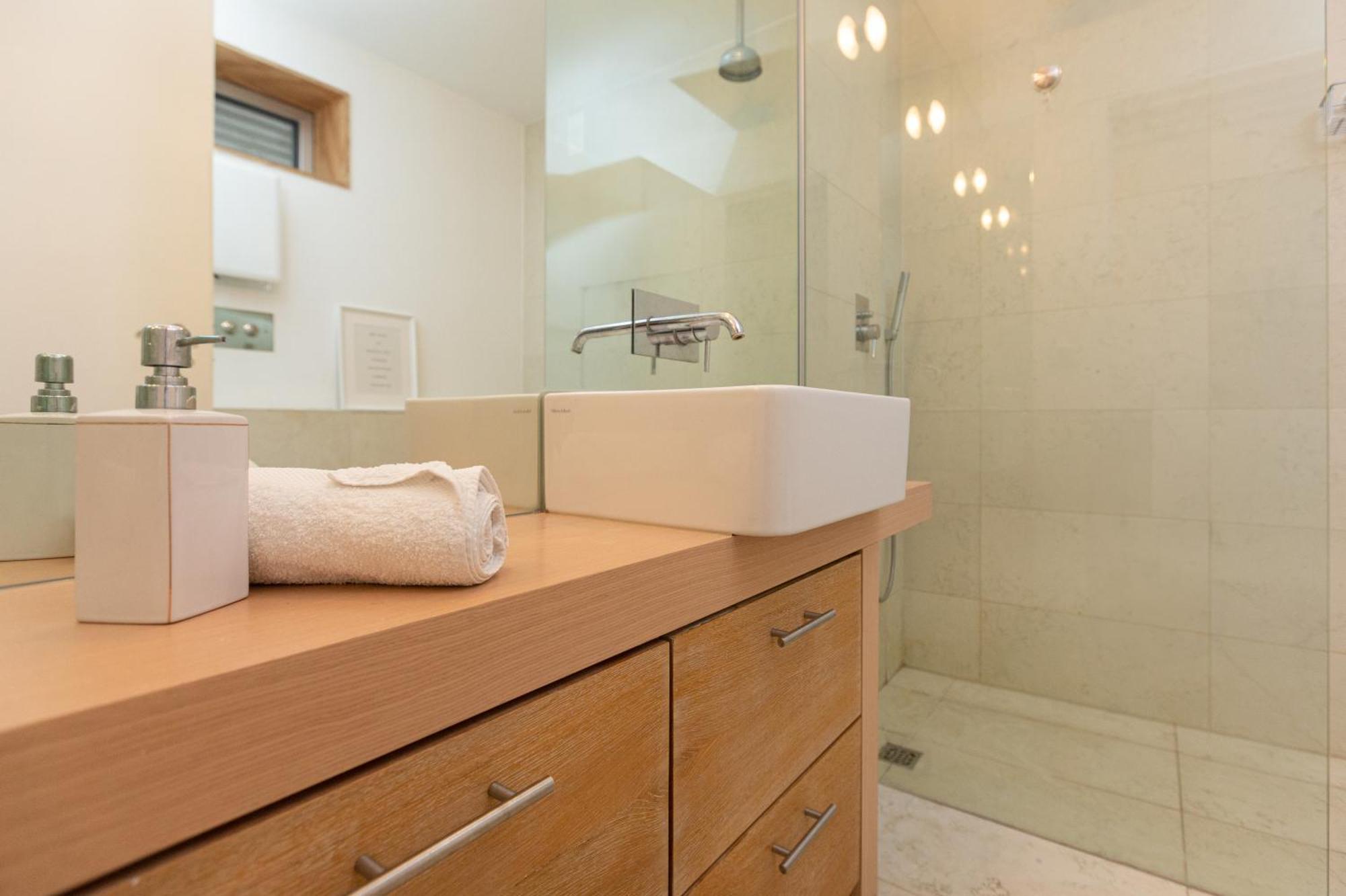 Apartamento White And Brown Exclusive Loft With Terrace - Free Parking - M2 Station Milán Exterior foto