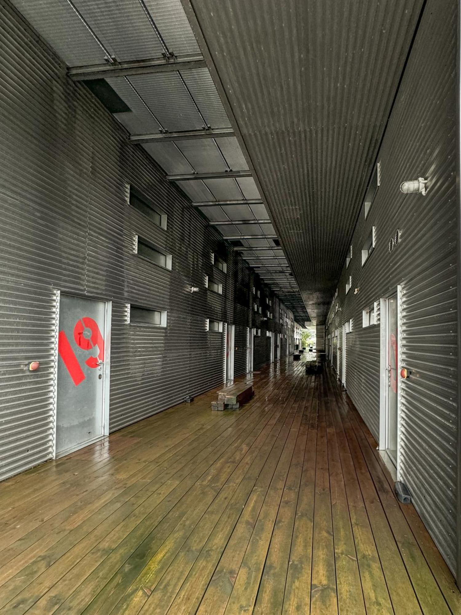 Apartamento White And Brown Exclusive Loft With Terrace - Free Parking - M2 Station Milán Exterior foto