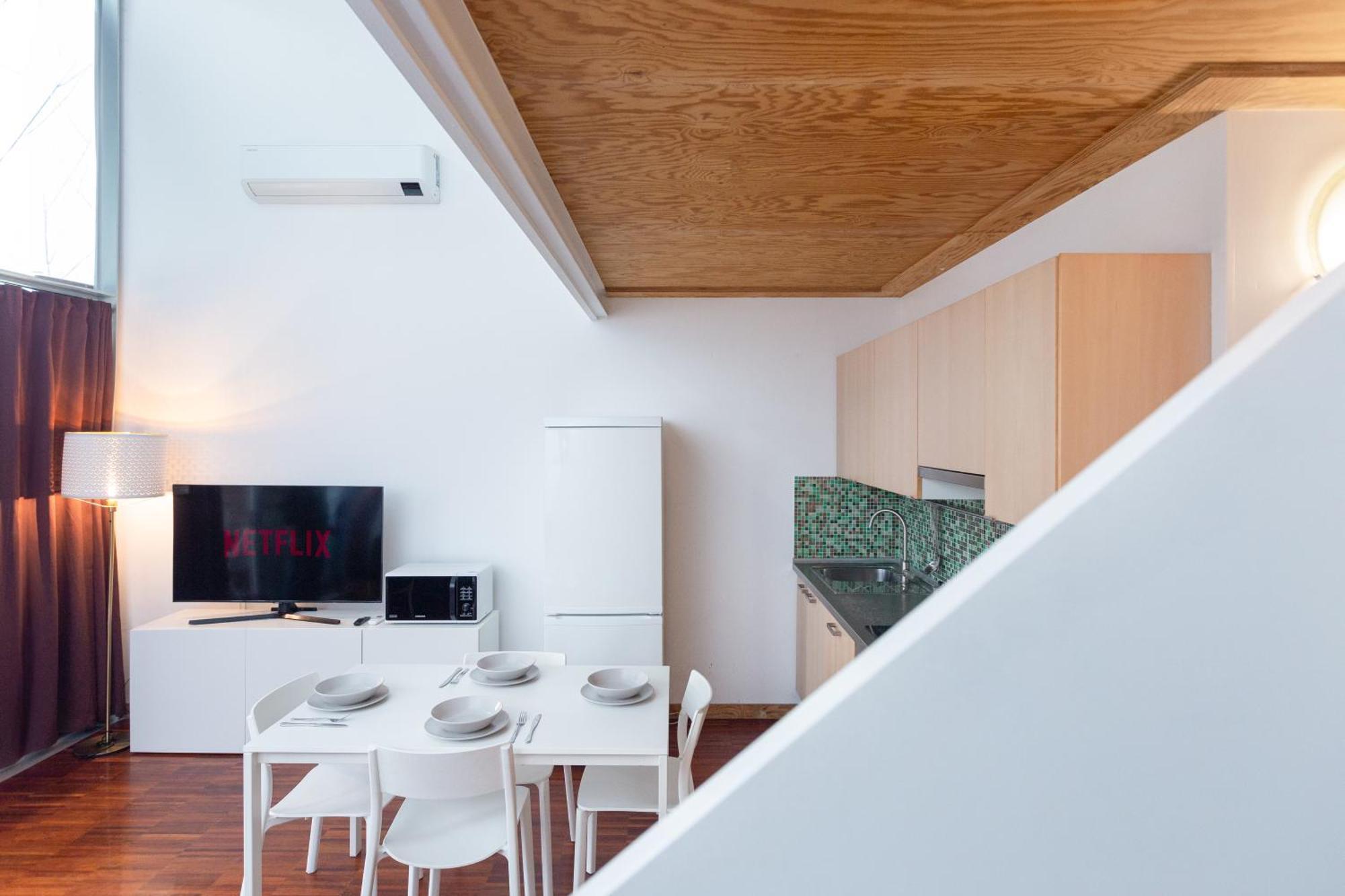 Apartamento White And Brown Exclusive Loft With Terrace - Free Parking - M2 Station Milán Exterior foto